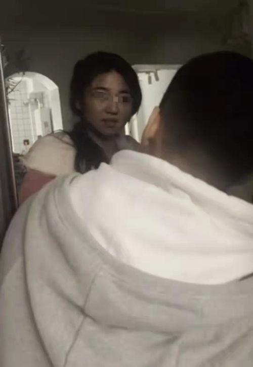 吃瓜女生唱歌视频,揭秘吃瓜女生独特音乐魅力