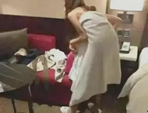 女子吃瓜模仿视频大全,趣味横生，笑料百出